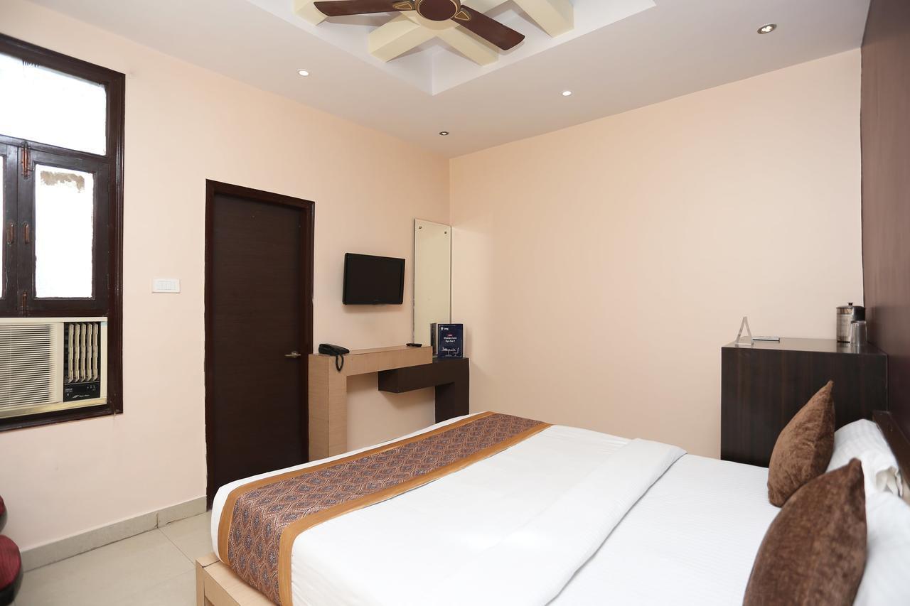 Oyo 11596 Sanjay Guest House Kanpur Dış mekan fotoğraf