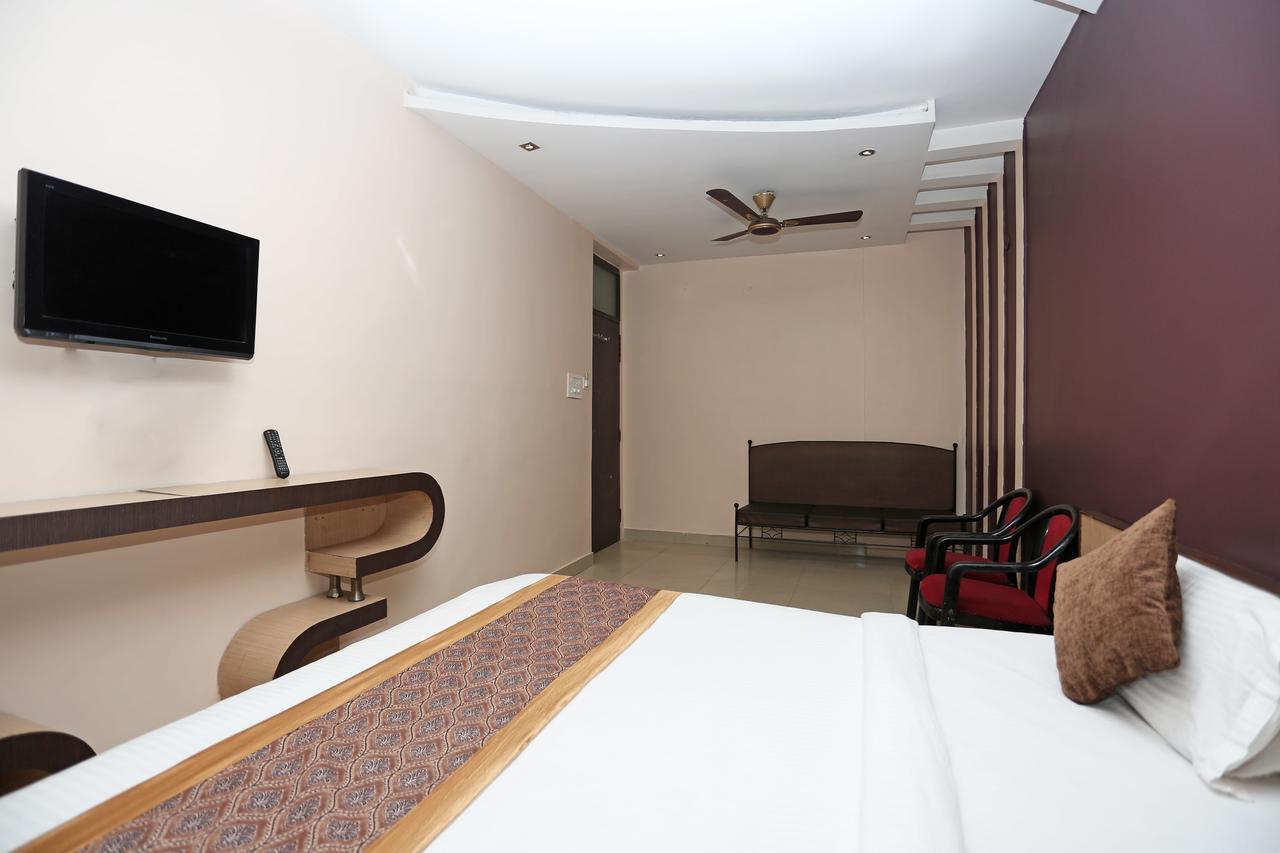 Oyo 11596 Sanjay Guest House Kanpur Dış mekan fotoğraf