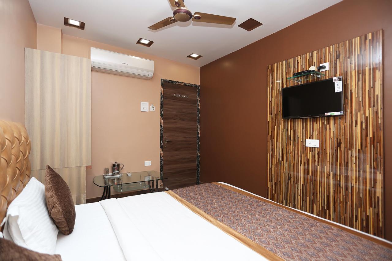 Oyo 11596 Sanjay Guest House Kanpur Dış mekan fotoğraf