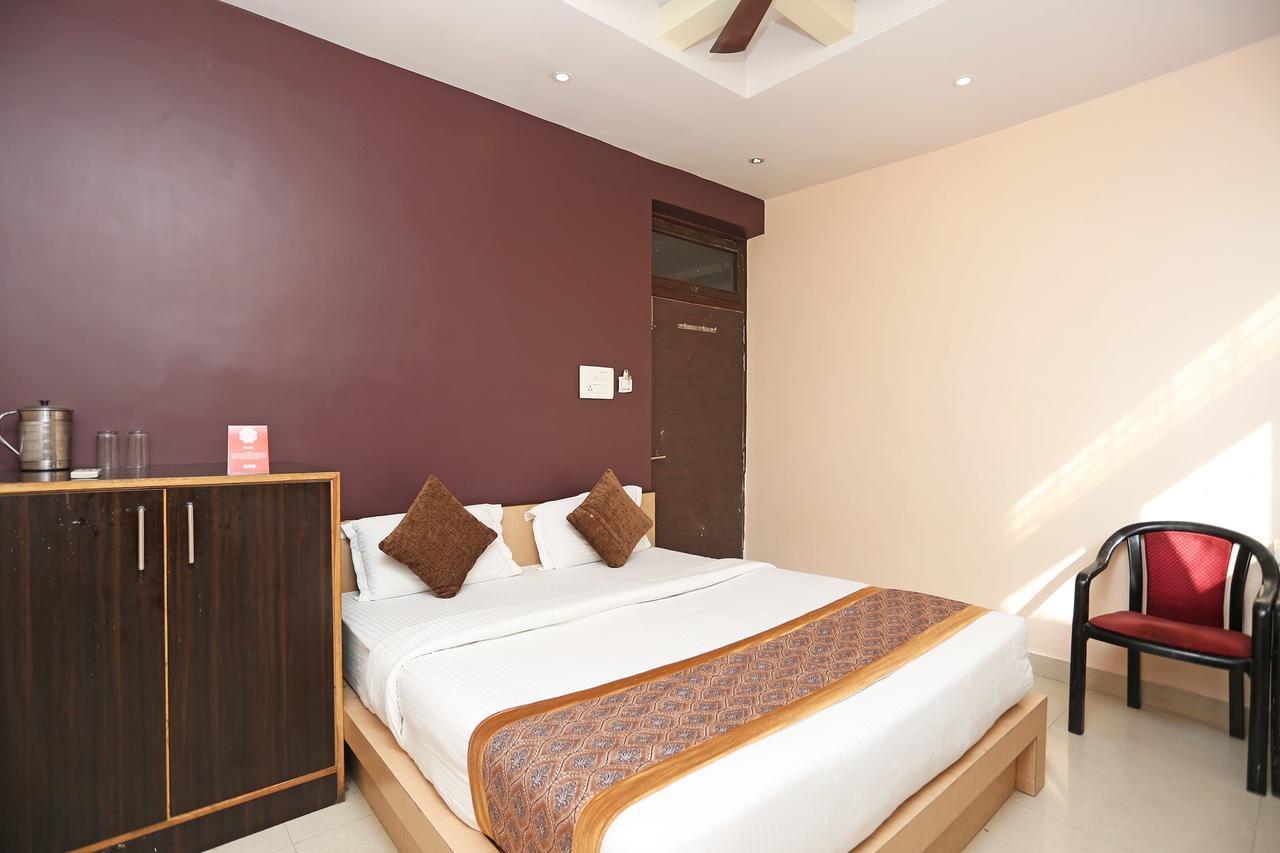 Oyo 11596 Sanjay Guest House Kanpur Dış mekan fotoğraf