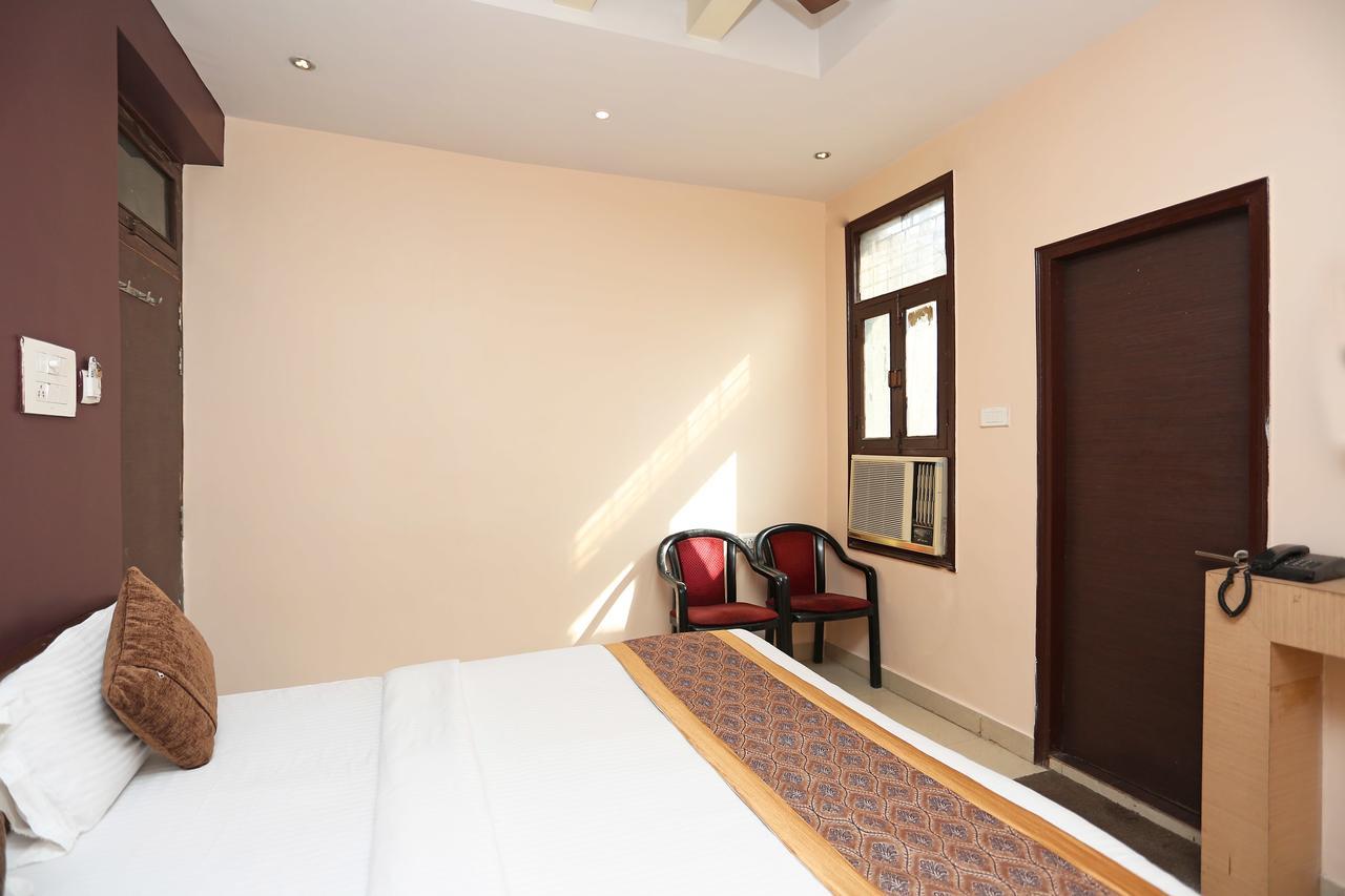 Oyo 11596 Sanjay Guest House Kanpur Dış mekan fotoğraf