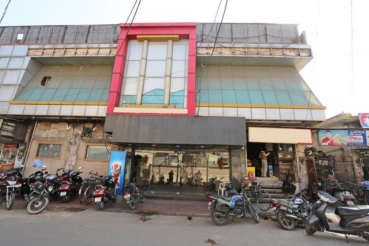 Oyo 11596 Sanjay Guest House Kanpur Dış mekan fotoğraf